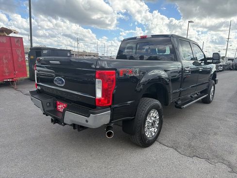 Used 2018 Ford F250 XLT w/ XLT Premium Package image 3