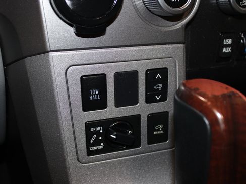Used 2014 Toyota Sequoia Platinum RWD image 18
