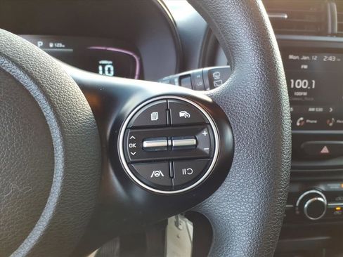 Used 2023 Kia Soul LX image 18