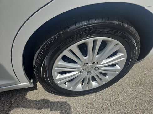 Used 2014 Chrysler 300 C w/ Beats Audio Group AWD/4WD image 12