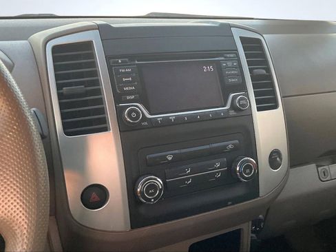 Used 2018 Nissan Frontier SV image 6