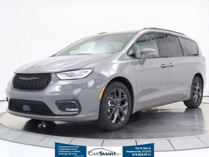 Used 2022 Chrysler Pacifica Touring-L w/ S Appearance Package