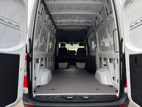 New 2025 Mercedes-Benz Sprinter 2500 image 27
