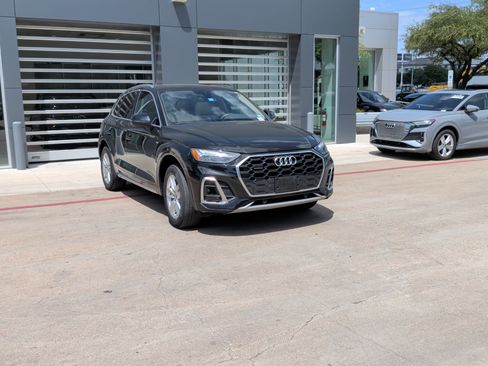 Certified 2023 Audi Q5 2.0T Premium w/ Convenience Package AWD/4WD image 2