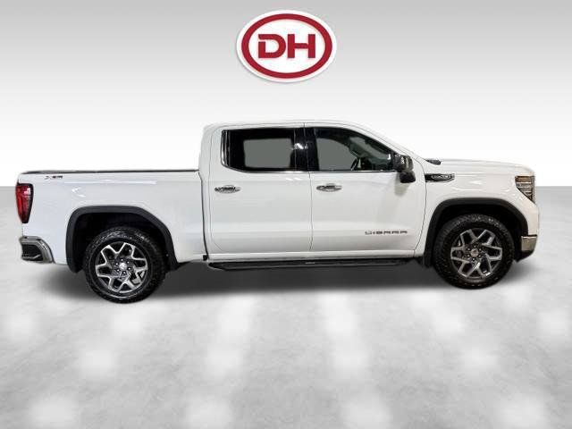 Used 2023 GMC Sierra 1500 SLT w/ SLT Convenience Package AWD/4WD image 2