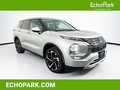 Used 2024 Mitsubishi Outlander SE AWD/4WD image 1
