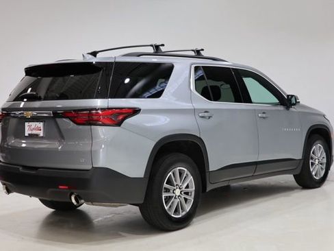 Used 2023 Chevrolet Traverse LT FWD image 8