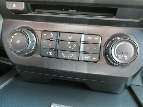 Used 2018 Ford F150 XLT w/ Equipment Group 302A Luxury AWD/4WD image 28