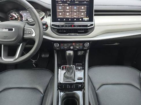 Used 2025 Jeep Compass Limited AWD/4WD image 10
