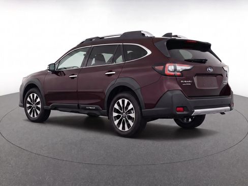 Used 2025 Subaru Outback Touring XT AWD/4WD image 4