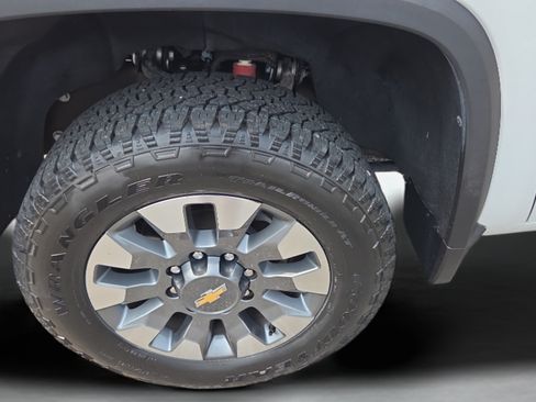 Certified 2025 Chevrolet Silverado 2500 Custom w/ Custom Value Package AWD/4WD image 28