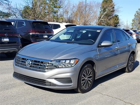 Certified 2021 Volkswagen Jetta SE image 32