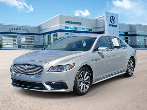 Used 2019 Lincoln Continental Premiere FWD image 3