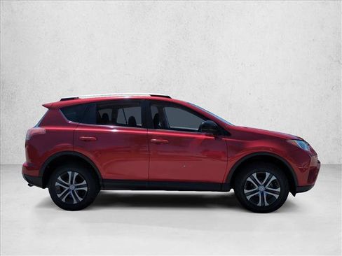 Used 2016 Toyota RAV4 LE FWD image 4