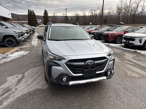 Used 2023 Subaru Outback Limited AWD/4WD image 7