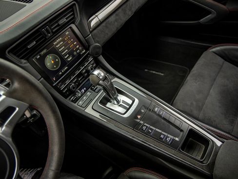 Certified 2015 Porsche 911 GT3 image 33