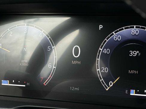 New 2025 Jeep Grand Cherokee Limited w/ Luxury Tech Group II image 10