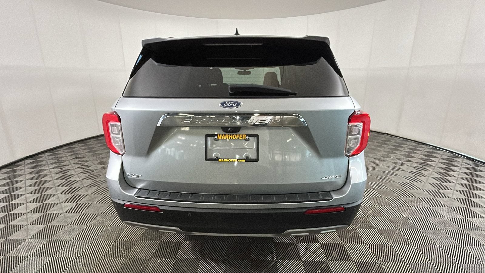 Used 2022 Ford Explorer XLT AWD/4WD image 4