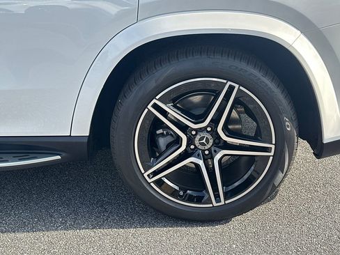 New 2026 Mercedes-Benz GLS 450 4MATIC image 22