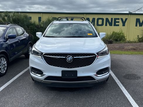 Used 2019 Buick Enclave Avenir w/ Avenir Technology Package FWD image 2