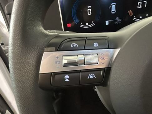 Certified 2025 Hyundai Tucson SEL AWD/4WD image 15