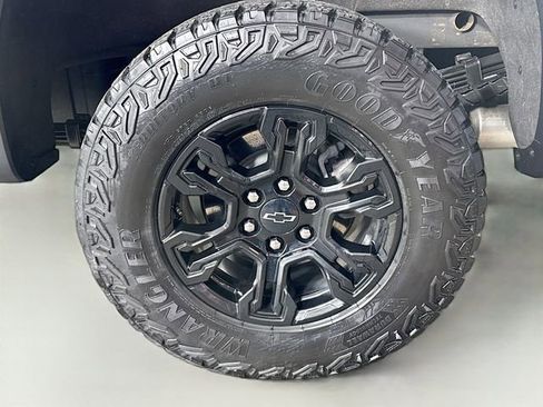 Used 2023 Chevrolet Silverado 1500 ZR2 w/ Technology Package image 34