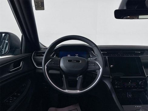 New 2025 Jeep Grand Cherokee Laredo X w/ Luxury Tech Group I image 25