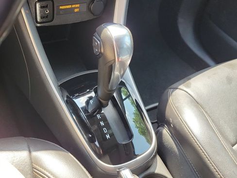 Used 2020 Chevrolet Trax Premier FWD image 34