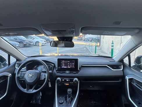 Used 2025 Toyota RAV4 LE image 32