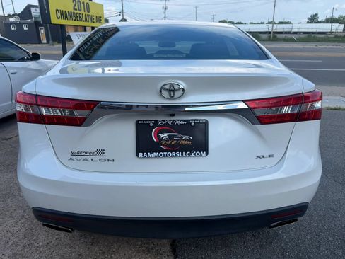 Used 2013 Toyota Avalon XLE Premium FWD image 4