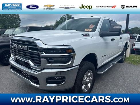 Used 2026 RAM 2500 Big Horn AWD/4WD image 1