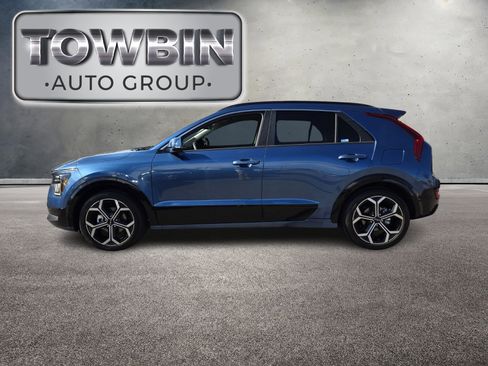 Used 2024 Kia Niro SX Touring image 8