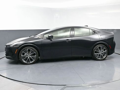 Used 2024 Toyota Prius XLE image 6