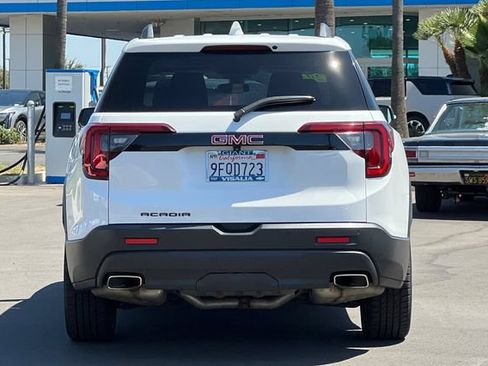 Used 2023 GMC Acadia SLE w/ Driver Convenience Package FWD image 5