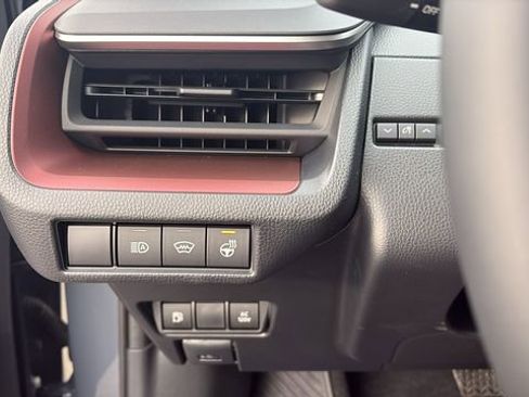 New 2026 Toyota Prius SE image 17