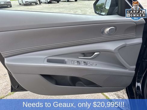 Used 2025 Hyundai Elantra SEL FWD image 37