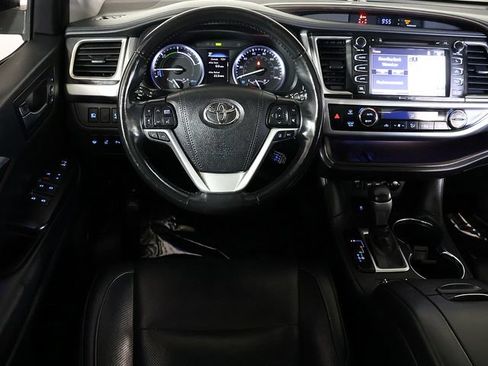 Used 2019 Toyota Highlander Limited Platinum AWD/4WD image 3