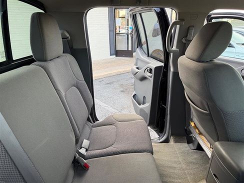 Used 2018 Nissan Frontier SV image 23