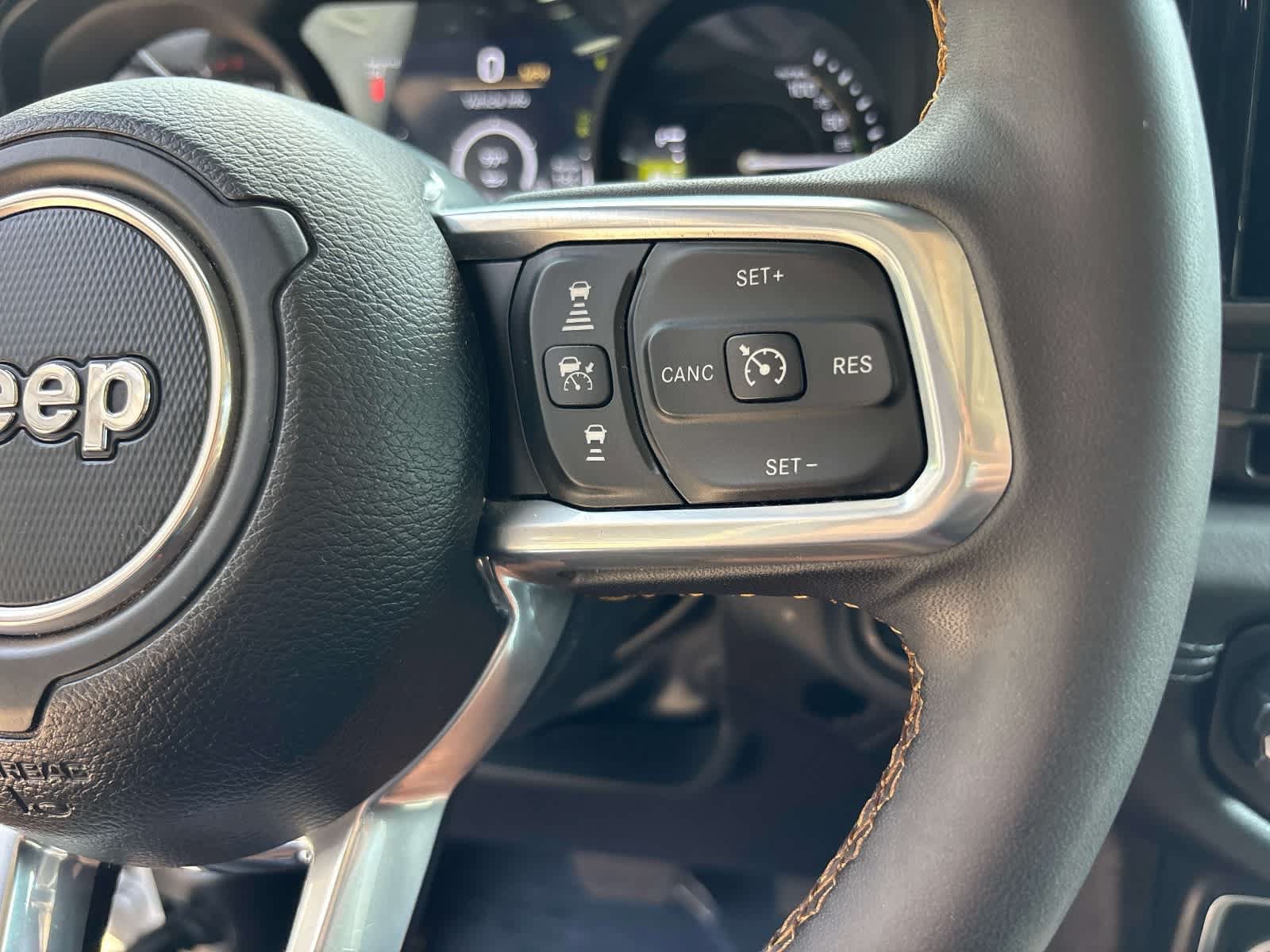Used 2024 Jeep Wrangler Unlimited Sahara w/ Dual Top Group AWD/4WD image 21