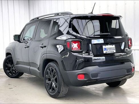Used 2017 Jeep Renegade Altitude FWD image 11