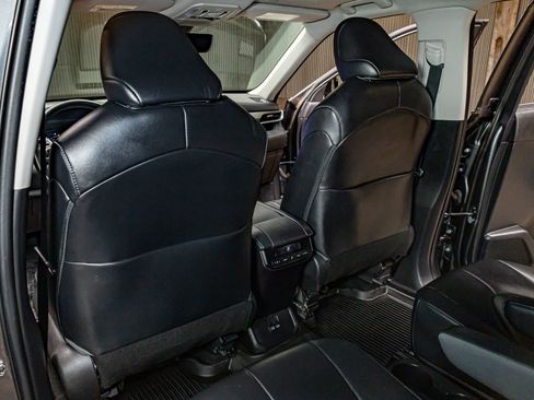 Used 2023 Toyota Highlander XLE image 20