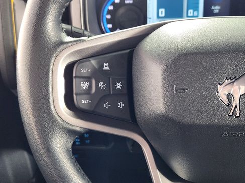 Used 2023 Ford Bronco Badlands image 17