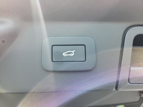 New 2026 Land Rover Range Rover Velar Dynamic SE image 14