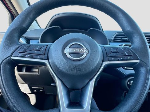 Used 2025 Nissan Versa SV image 11