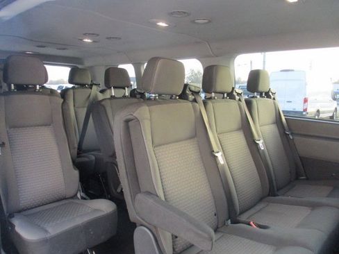 Used 2023 Ford Transit 350 XLT image 4