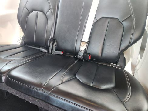 Used 2023 Chrysler Pacifica Touring-L FWD image 30