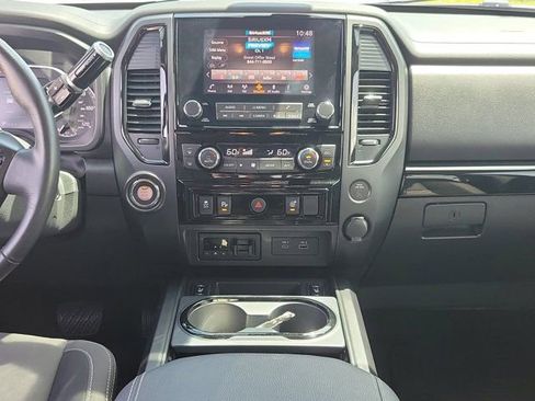 Used 2024 Nissan Titan SV w/ SV Convenience Package RWD image 18