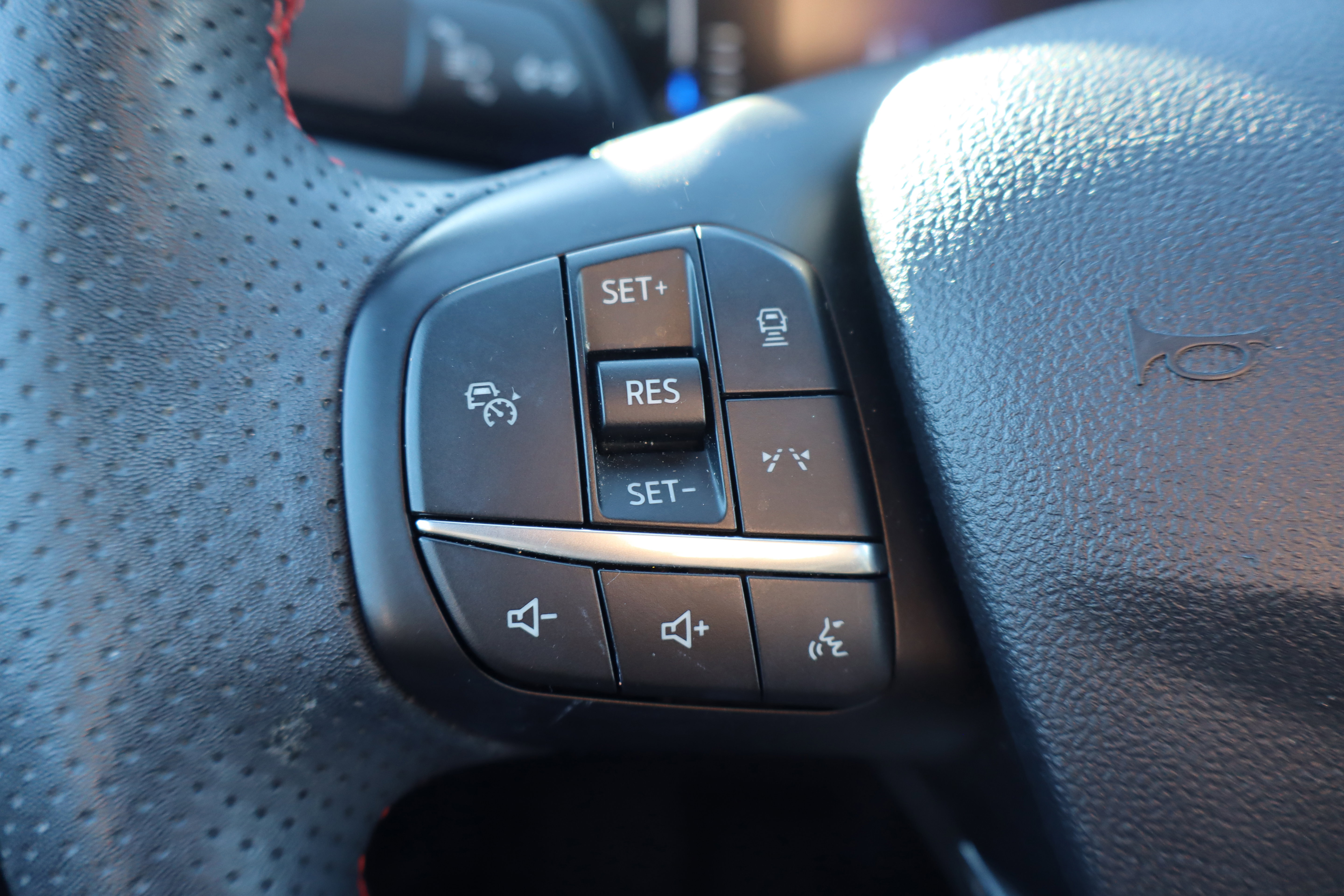 Used 2023 Ford Escape ST-Line w/ Tech Pack #1 AWD/4WD image 16