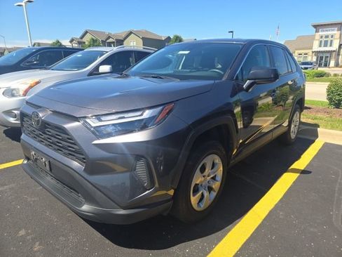 Used 2024 Toyota RAV4 LE AWD/4WD image 3