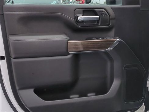 Used 2022 Chevrolet Silverado 2500 LT w/ Snow Plow Prep/Camper Package image 21